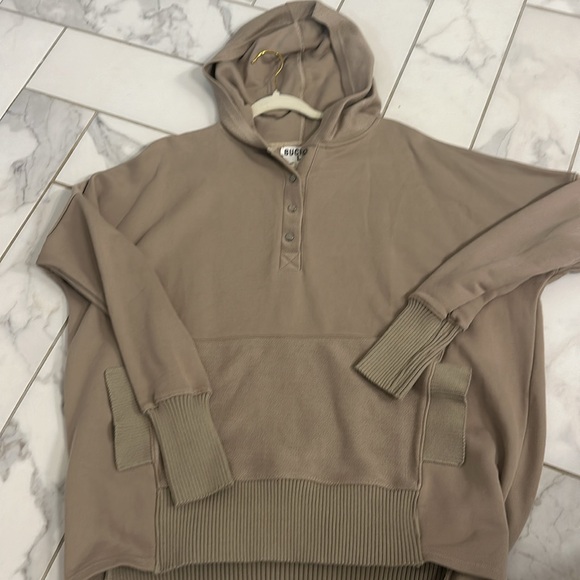 New Oversize Hoodie - Picture 2 of 5